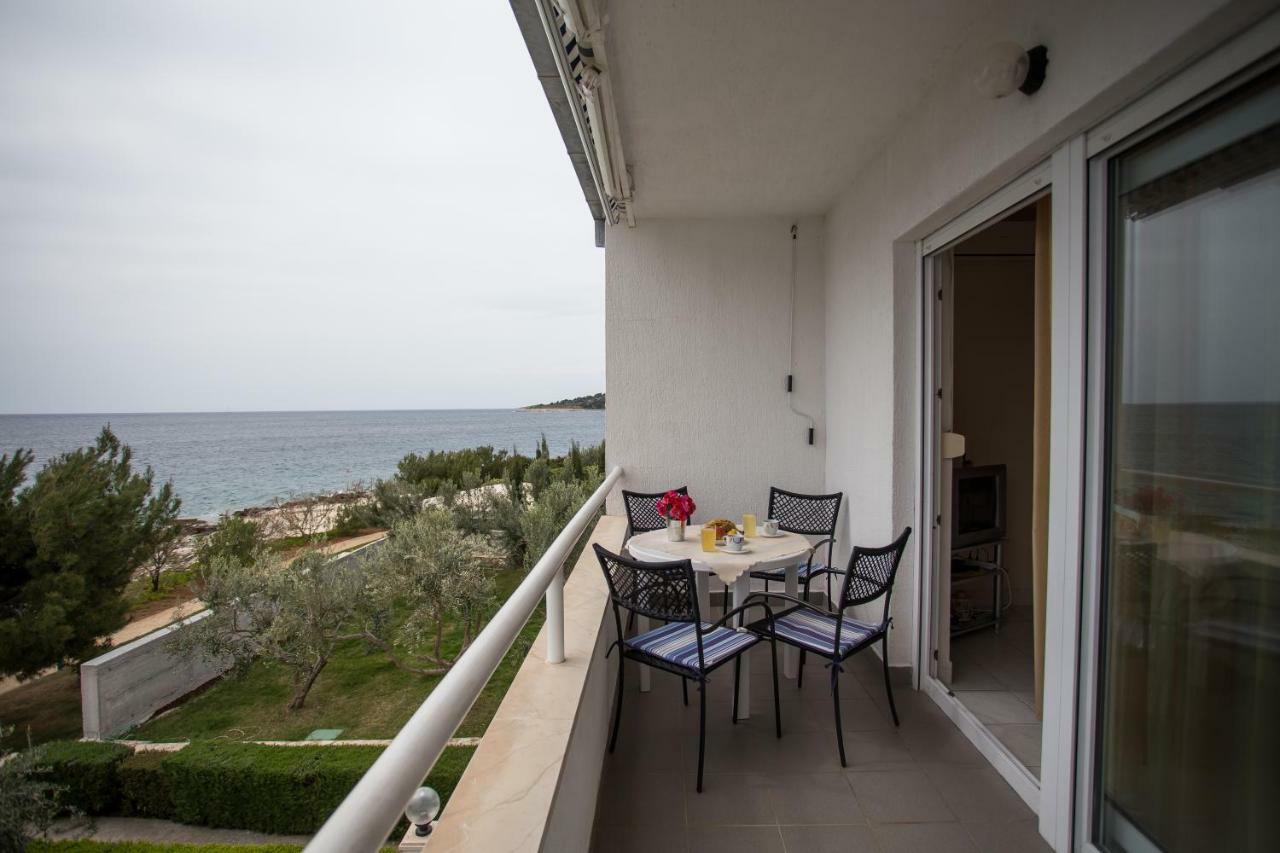 Apartments Gloria Primošten Buitenkant foto